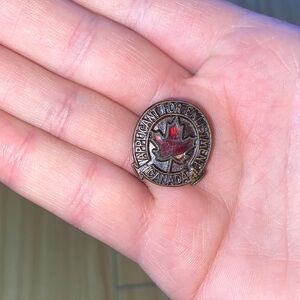 Vintage Maple Leaf Lapel Pin